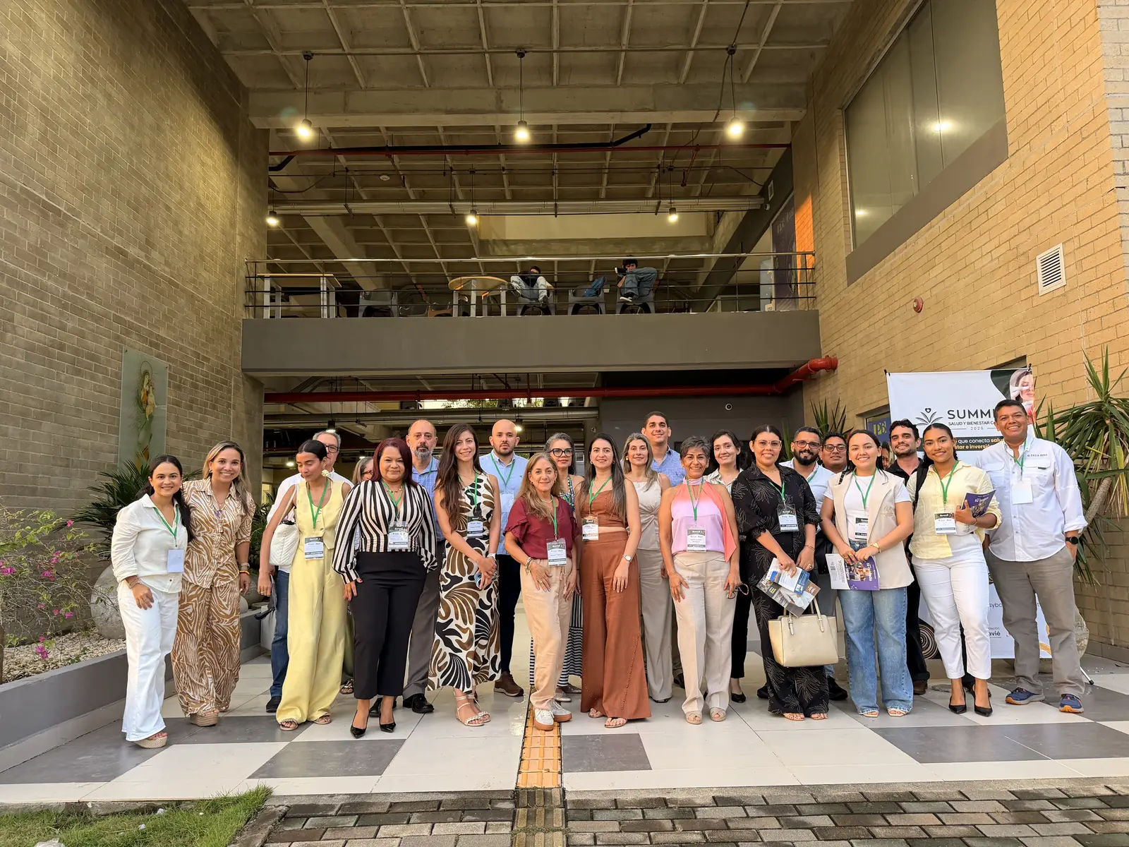 Foto grupal de asistentes al Summit Salud y Bienestar 2026 en Montería, el ecosistema de salud y turismo que se está construyendo